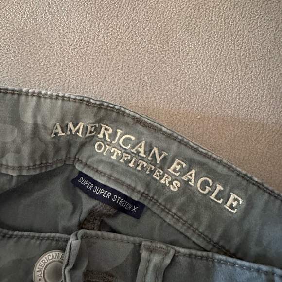 High rise camo American eagle jeggins - Picture 2 of 6